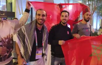 مراسل فلسطين مؤمن الكحلوت يحتفل مع الجماهير المغربية