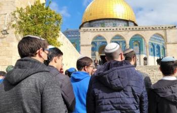 مستوطنون يقتحمون باحات الأقصى المبارك