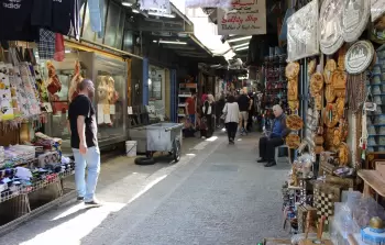 أحد الأسواق الشعبية في مدينة القدس
