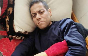 السرطان والمنع الإسرائيلي ينهشانِ رئتي 