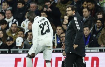 مدة غياب ميندي بعد إصابته في مباراة ريال مدريد ضد أتلتيكو