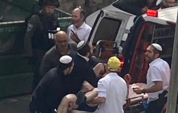 نقل إحدى إصابات المستوطنين في القدس