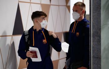 لاعبي برشلونة في الرياض