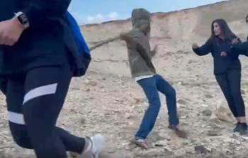مستوطنون يعتدون على أجانب في مسار سياحي في أريحا