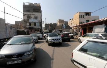 الاكتظاظ في الشارع جراء ضيق المساحة