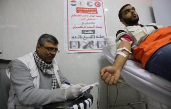 جانب من تبرع المواطنين بالدم لصالح مصابي تركيا وسوريا