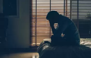 الانطوائية أبرز علامات أزمة منتصف العمر