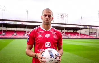 الجزائري سليماني يغادر الدوري الفرنسي إلى فريق جديد