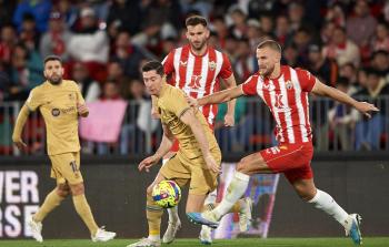 ألميريا يصعق برشلونة ويقدم هدية ثمينة لريال مدريد في الليغا