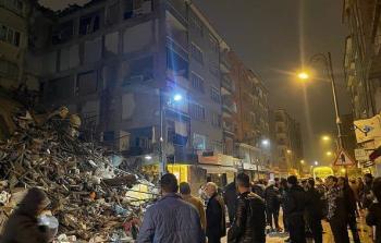 زلزال بقوة 7.9 يضرب جنوب تركيا يتسبب بدمار هائل في المنطقة
