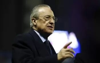موقف بيريز رئيس ريال مدريد من أنشيلوتي بعد التعادل أمام بيتيس