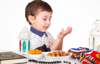 صيام الإطفال في رمضان.. تدريب وتحفيز