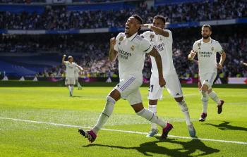 ريال مدريد يهزم إسبانيول ويقلص الفارق إلى 6 نقاط مع برشلونة