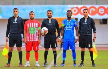 الحكم أبو هجرس الأول من اليمين