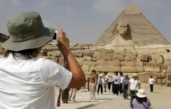 اقتراح بفرض رسوم بالدولار على المقيمين في مصر