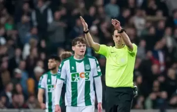 توقف مباراة في الدوري الهولندي بسبب إصابة 