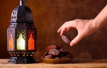 هل يجب الإمساك لمن أفطر نهار رمضان بعذر شرعي؟