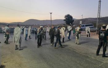 مستوطنون يقتحمون ينابيع الدير (صورة أرشيفية)