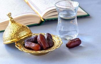 الحكم الشرعي للجمع بين قضاء أيام رمضان والأيام الستة من شوال بنية واحدة