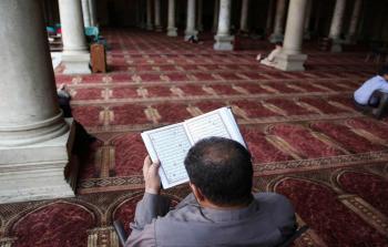 الحكم الشرعي لدفع أموال الزكاة على المعتكفين