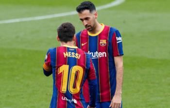 رسالة مؤثرة من ميسي لبوسكيتس بعد قرار رحيله عن برشلونة