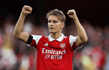 باريس سان جيرمان يخطط لضم قائد أرسنال