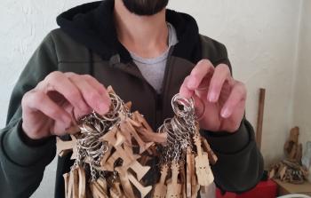 محمد أبو عياش يتحدى إعاقته بـ