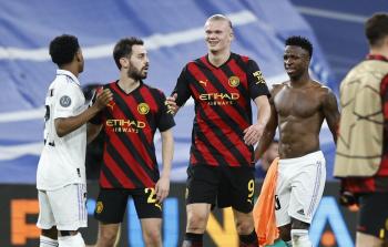 مبارزات ثنائية مشوّقة في جميع الخطوط خلال مباراة مانشستر سيتي وريال مدريد