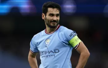 هل غير غوندوغان رأيه وقرر رفض عرض برشلونة؟