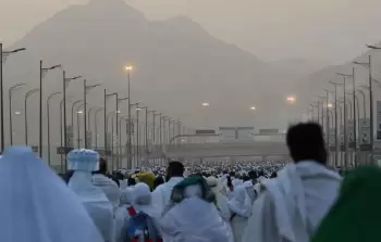 نفرة مزدلفة.. الحجاج يسلكون أطول طريق مشاة في العالم