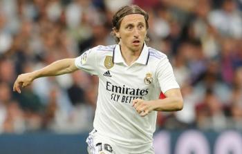 ريال مدريد يعلن تجديد عقد مودريتش