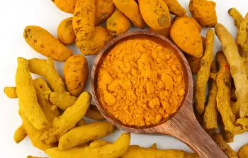 هذا ما يحدث لجسم الإنسان بعد تناول الكركم في فصل الصيف