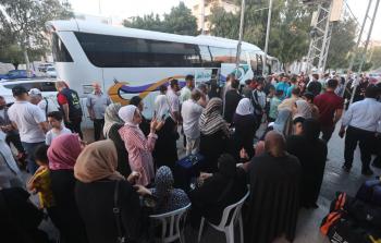 وداع الأهالي لذويهم الحجاج