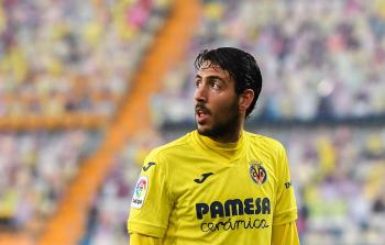 لاعب غير متوقع على رادار برشلونة لتعويض بوسكيتس