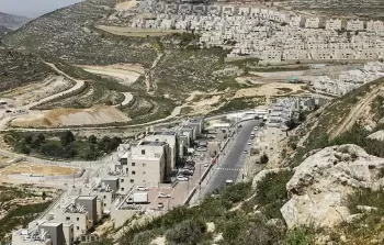 إسرائيل-تشق-شبكة-طرق-استيطانية-جديدة.webp