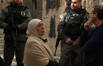 نورا صب لبن مالكة المنزل الذي استولى عليه الاحتلال- أرشيف