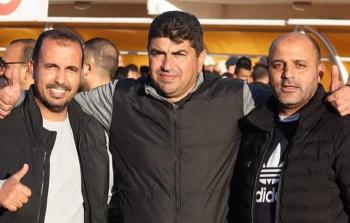 المصدر الأول من اليسار