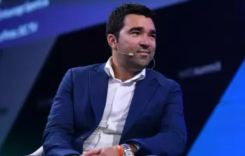 برشلونة يعلن تعيين ديكو مديراً رياضياً