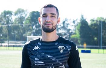 الجزائري بن طالب ينتقل لنادي ليل الفرنسي