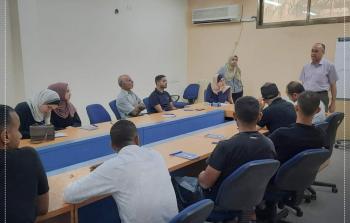 جانب من الدورة التدريبية لتطوير قدرات المواطنين في المناطق المهمشة