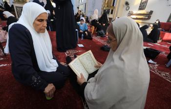 كمزامير داود.. 710 حافظات يرتلن القرآن عن ظهر قلب