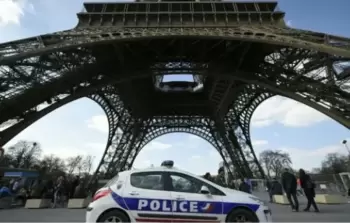 إنذار أمني بوجود قنبلة يتسبب في إخلاء برج إيفل بباريس