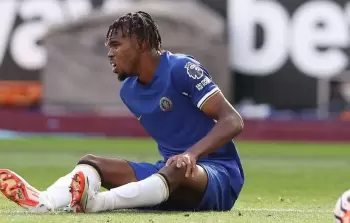 شوكويميكا لاعب تشيلسي يخضع لعملية جراحية