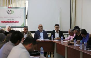 رئيس سلطة الطاقة والموارد الطبيعية بغزة جلال إسماعيل متوسطا الحضور