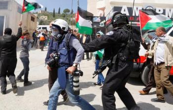اعتداء سابق لأجهزة السلطة بالضفة على الصحفيين- أرشيفية