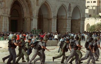 قاسم: انتفاضة الأقصى كانت رداً عملياً على محاولة خلق فلسطيني جديد