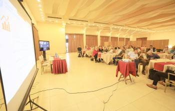 دعوات إلى رفع الحصار وتطوير المنشآت الصناعية وتوسيع الأسواق الخارجية