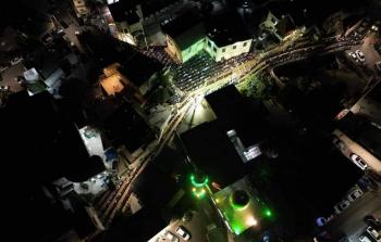 الآلاف يشيعون جثمان إمام مسجد 