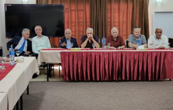 جانب من الاجتماع بين رئيس لجنة الانتخابات وممثلي الفصائل في غزة (تصوير: ياسر فتحي)