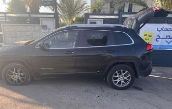 سيارة مرشح رئاسية مجلس جديدة المكر التي تعرضت لإطلاق النار